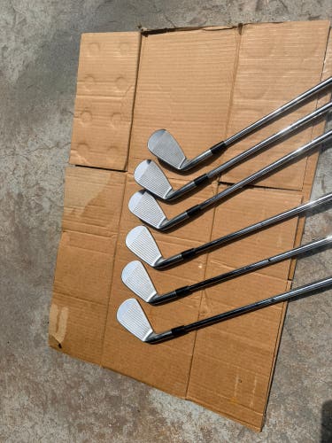 2023 Srixon Z forged ii Right Handed Iron Set (Used)