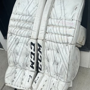 28" CCM Extreme Flex 4.5 Goalie Leg Pads (Used)