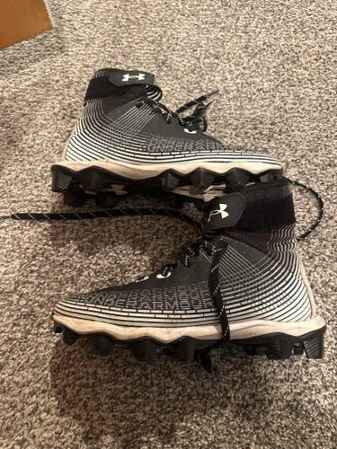 Unisex 4.5Y (Big Kids / Youth) Under Armour (Used)