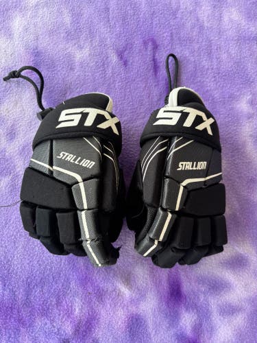 Black STX Stallion 50 Lacrosse Gloves (Used)