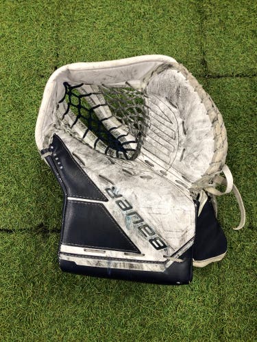 Intermediate Bauer Supreme M5 Pro Goalie Glove Regular (Used)