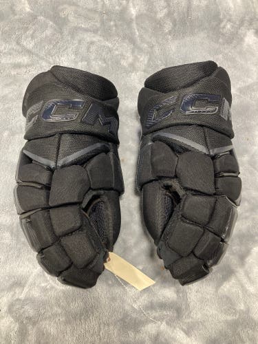 Black Senior CCM JetSpeed FT8 Pro Gloves 14" (Used)