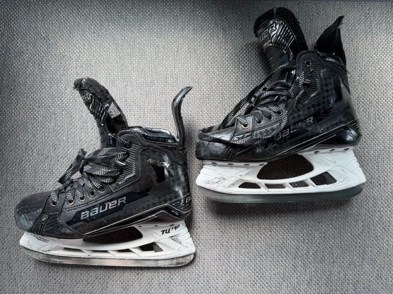 Bauer Supreme Mach Hockey Skates 7.5 (Used)