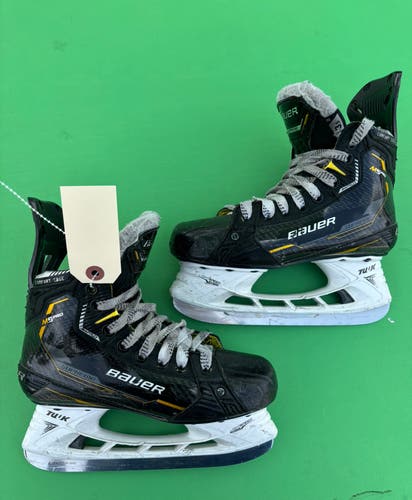 Junior Bauer Supreme M5 Pro Hockey Skates Regular Width Size 3.5