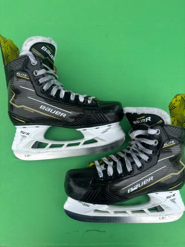 Intermediate Bauer S24 Supreme Elite Hockey Skates Regular Width Size 4.5