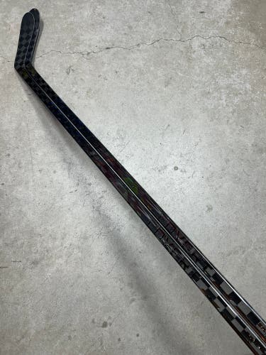 2 Pack 80 Flex P28 Senior Warrior Covert QR6 Pro Right Hand Hockey Stick (New) Pro Stock