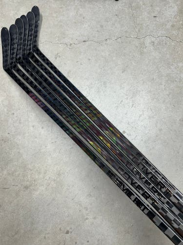 6 Pack 80 Flex P28 Senior Warrior Covert QR6 Pro Right Hand Hockey Stick (New) Pro Stock