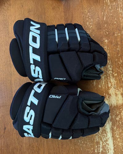 Easton 13” Hockey Gloves Easton Pro Black 13” mint