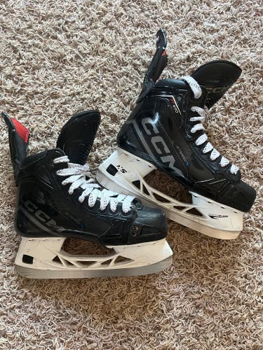 Black 2023 CCM JetSpeed FT690 Hockey Skates Regular Width Size 5 (Used)