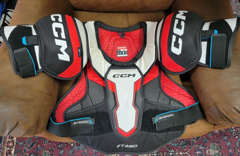 Men's Large Senior CCM JetSpeed FT680 Shoulder Pads (Used)