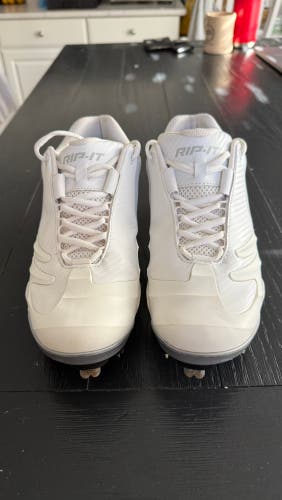 White Women's Size M 10.0 (W 11.0) Low Top Metal (New)