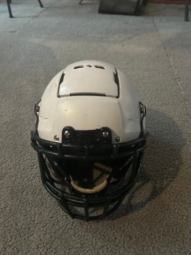 Adult Medium Schutt F7 Helmet (Used)