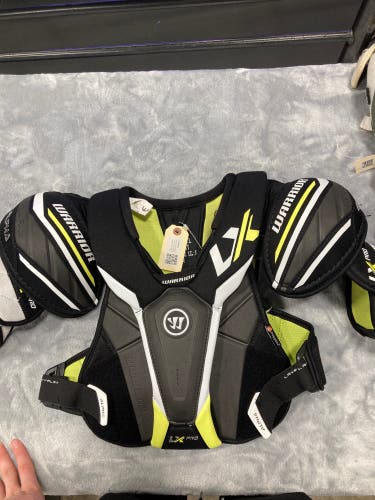 Small Senior Warrior ALPHA LX PRO Shoulder Pads (Used)