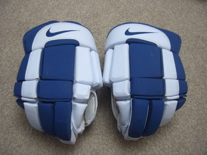 Vintage Excellent Condition Nike Senior Hockey Gloves Black/White sz 14"