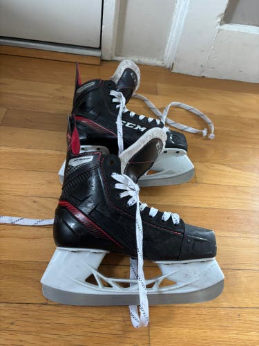 CCM JetSpeed Hockey Skates Regular Width Size 3 (Used)