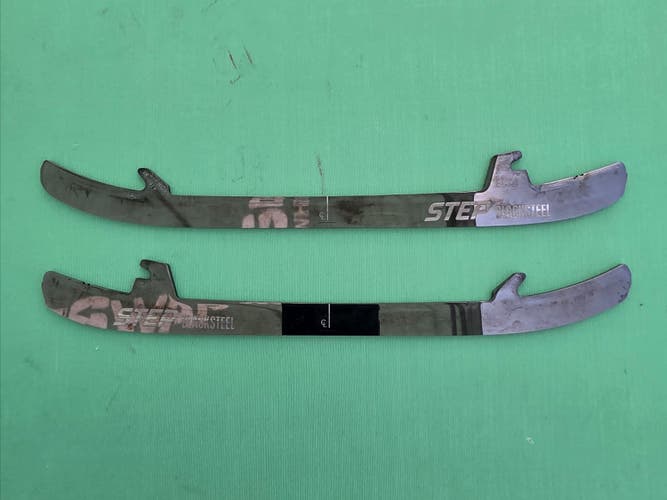 CCM Black Step Steel Replacement Steel Blades 221 mm