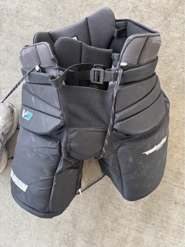 Black Intermediate Large Vaughn V9 Hockey Goalie Pants (Used)