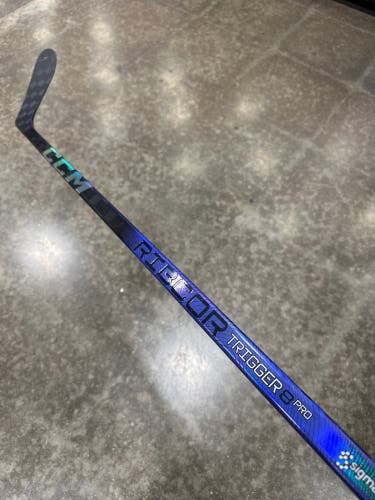 Youth CCM Ribcor Trigger 8 Pro Hockey Stick Right Handed 30 Flex (Used)