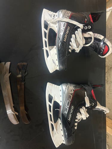 Black 2021 Bauer Vapor 3X Hockey Skates Wide Width 7.5 (Used)