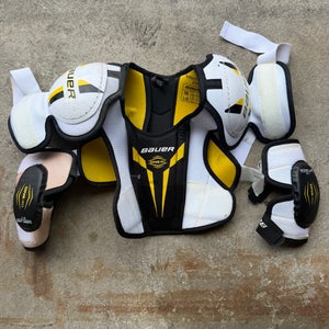 Large Bauer One40 Junior Chest Protector (Used)