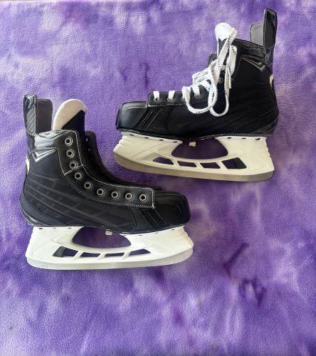 Senior Bauer Nexus 6000 Hockey Skates 9 (Used)