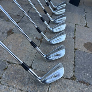 Men's 2007 Mizuno MP-67 Right Handed Iron Set Stiff Flex Graphite Shaft (Used)