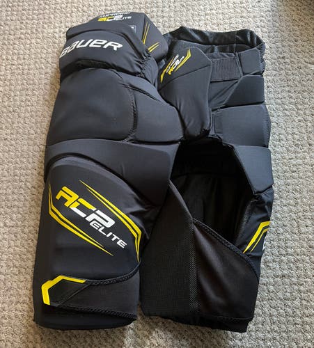 Medium Bauer Supreme ACP Elite Girdle Like New