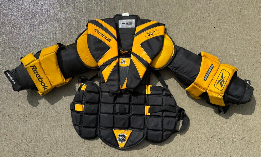 Large/Extra Large Reebok Goalie Chest Protector (Used)