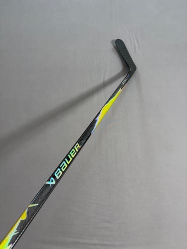 New 70 Flex P92M Senior Bauer Vapor League (Flylite dress) LH Hockey Stick - Gold