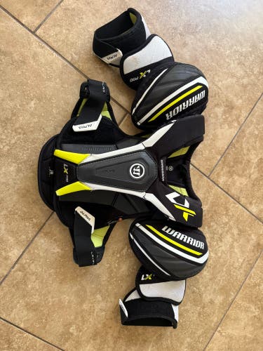 Men’s Small Junior Warrior ALPHA LX PRO Shoulder Pads (Used)
