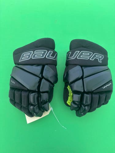 Black Junior Bauer Vapor 3X Gloves 11" (Used)