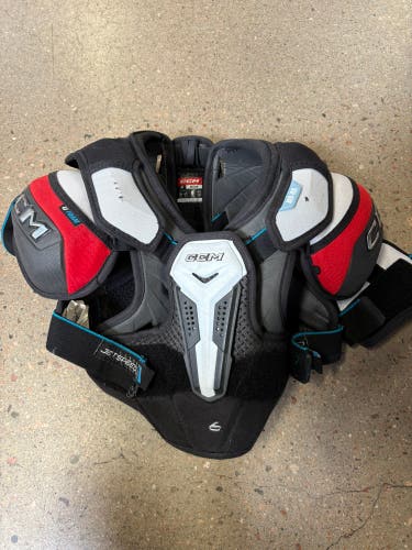 Medium Junior CCM JetSpeed FT6 Shoulder Pads (Used)