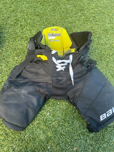 Junior Small Bauer Supreme 3S Pro Hockey Pants (Used)