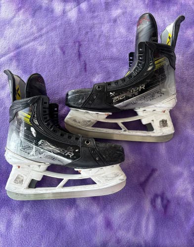 Senior Bauer Vapor Hyperlite 2 Hockey Skates 7.5 (Used)