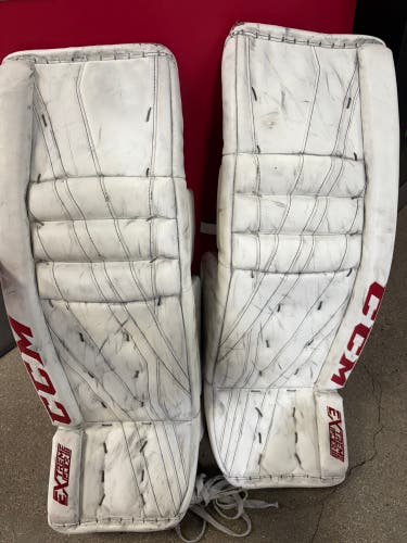 33" Senior CCM Extreme Flex 3 Goalie Leg Pads (Used)