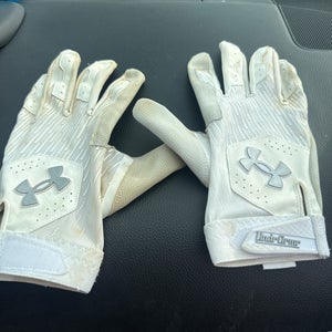 XL Under Armour clean up Batting Gloves (Used)