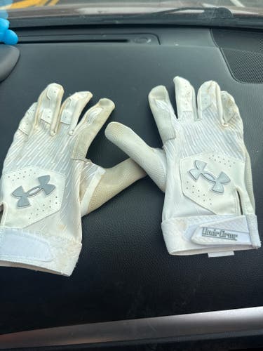 XL Under Armour clean up Batting Gloves (Used)