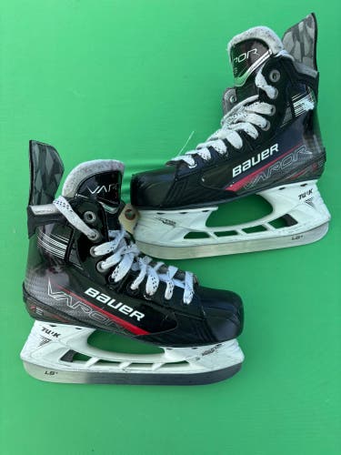 Intermediate Bauer Vapor X3 Hockey Skates Regular Width Size 4.5