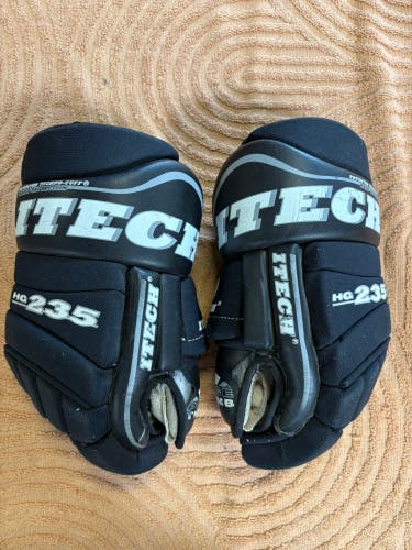 Black Senior Itech HG235 Gloves 13" (Used)