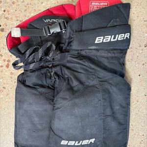 Black Junior Small Bauer Vapor X100 Hockey Pants (Used)