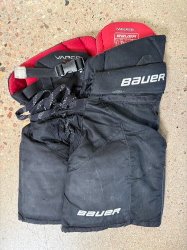 Black Junior Small Bauer Vapor X100 Hockey Pants (Used)