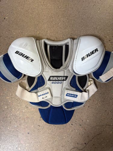 Small Senior Bauer SP4000 Shoulder Pads (Used)