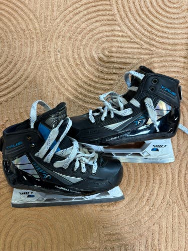 Intermediate True TF7 Hockey Goalie Skates Regular Width Size 5 (Used)