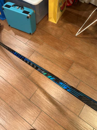 Senior Bauer Pulse Left Hand Hockey Stick P28 70 Flex (New)