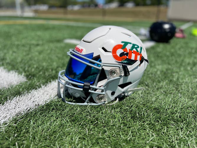 Adult Medium Riddell SpeedFlex Helmet (Used)