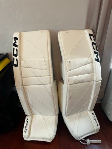 35" CCM EFlex 6 Goalie Leg Pads (Used)