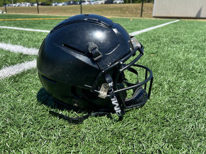 Adult Large Schutt F7 Helmet (Used)
