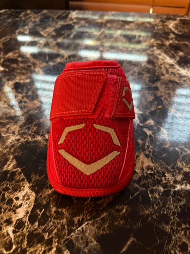 Red Junior EvoShield Elbow Guard Elbow Protection (Used)