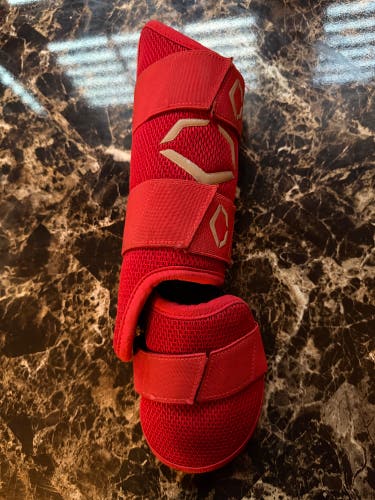 Red Senior EvoShield Leg Guard (Used)