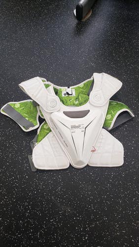 Used Maverik M5 Ekg Lacrosse Shoulder Pads White Lg 11849-s000030882